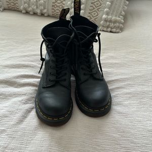 Dr. Marten 1460 Pascal women’s boots size 6 black